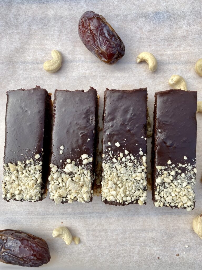 Vegan snickers cheesecake maken: het recept van de markt